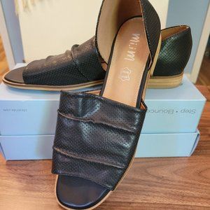 Miim black sandals sz 10